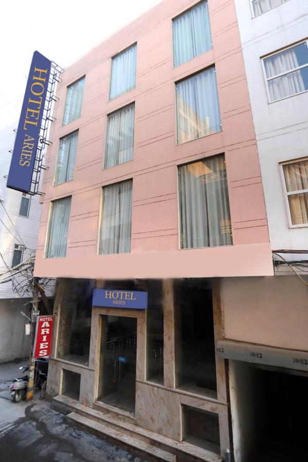 Hotel Aries Yeni Delhi Dış mekan fotoğraf