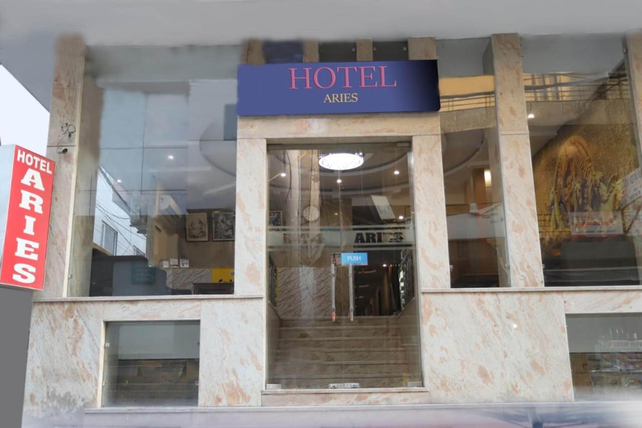 Hotel Aries Yeni Delhi Dış mekan fotoğraf