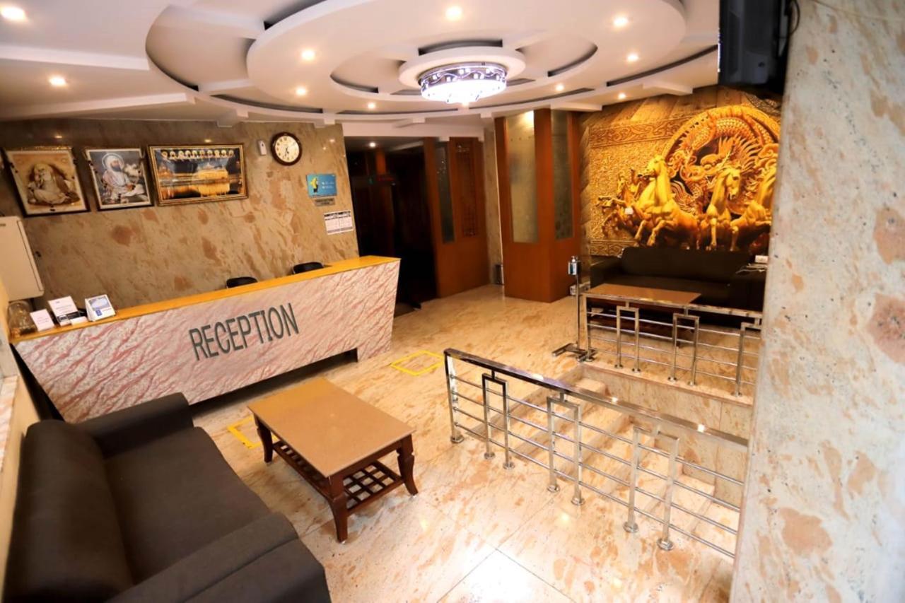 Hotel Aries Yeni Delhi Dış mekan fotoğraf