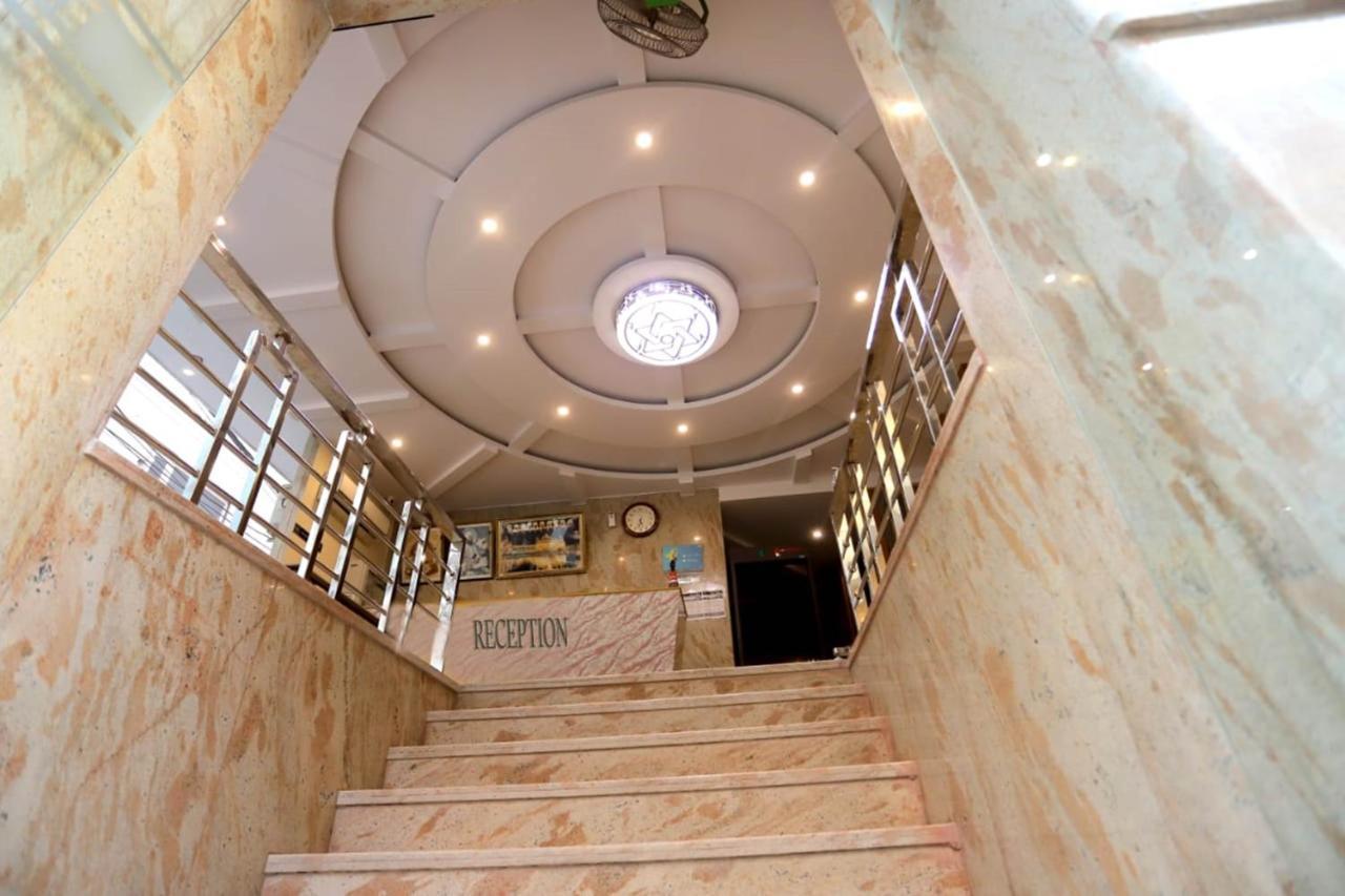 Hotel Aries Yeni Delhi Dış mekan fotoğraf