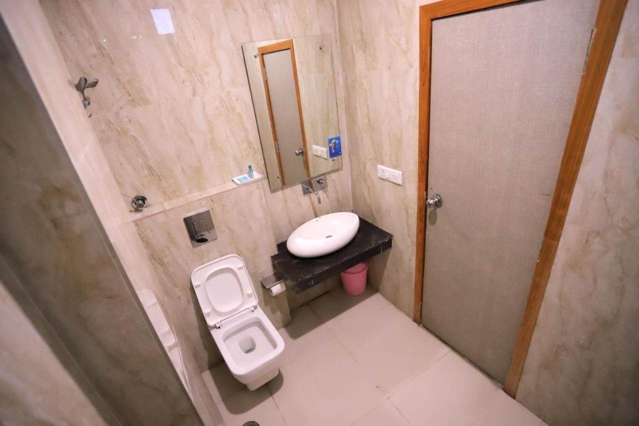 Hotel Aries Yeni Delhi Dış mekan fotoğraf