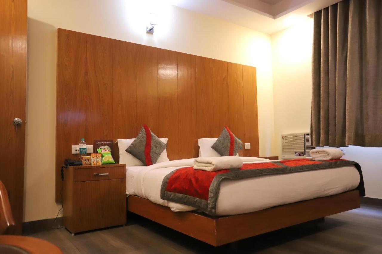 Hotel Aries Yeni Delhi Dış mekan fotoğraf