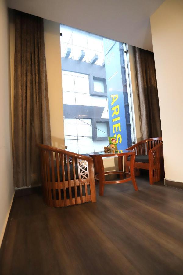 Hotel Aries Yeni Delhi Dış mekan fotoğraf