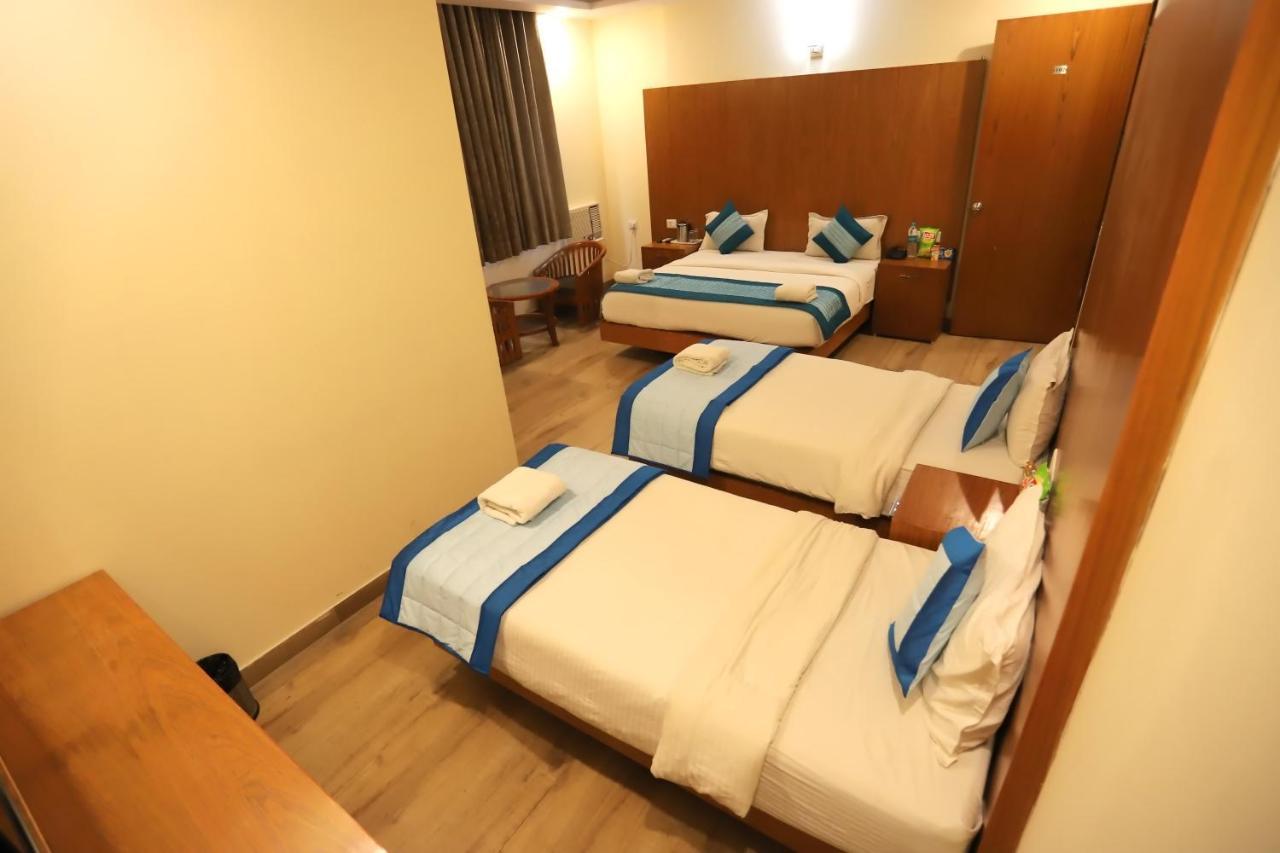 Hotel Aries Yeni Delhi Dış mekan fotoğraf